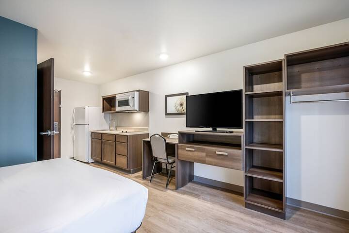 WoodSpring Suites Libertyville - Chicago