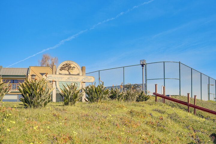 Swim Golf & Relax: Luxe Townhome in Aptos