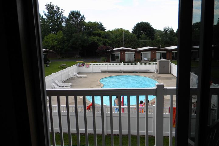Naders Motel & Suites
