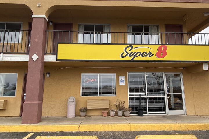 Super 8 by Wyndham Midwest City OK