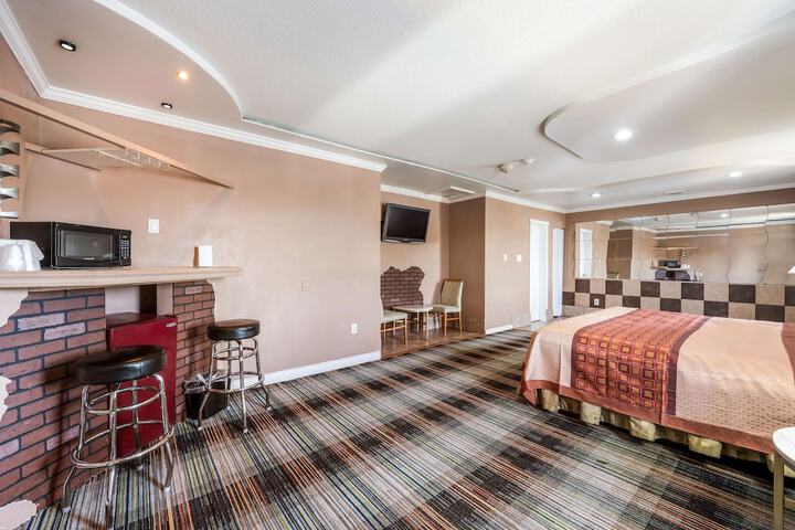Room 28 of 56