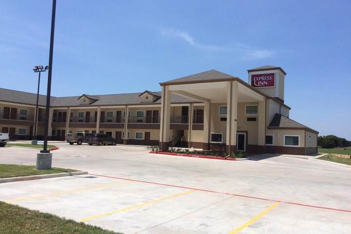 Hotel 4 of 25