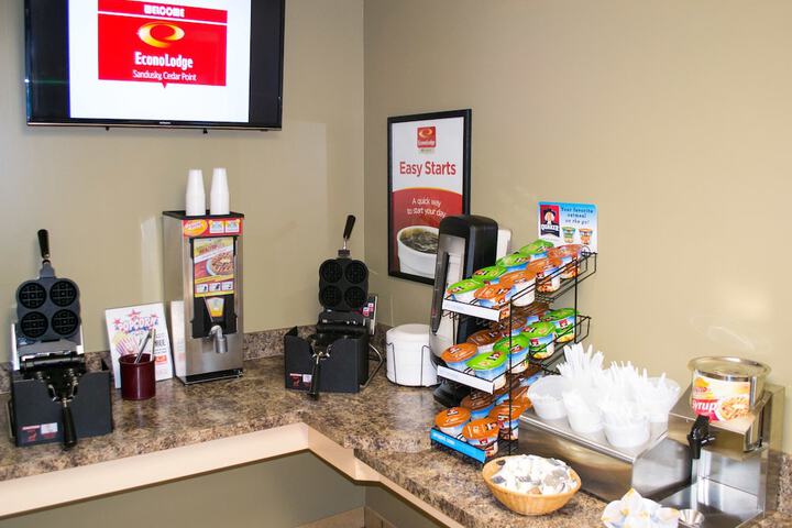 Breakfast/Coffee Service 29 of 30