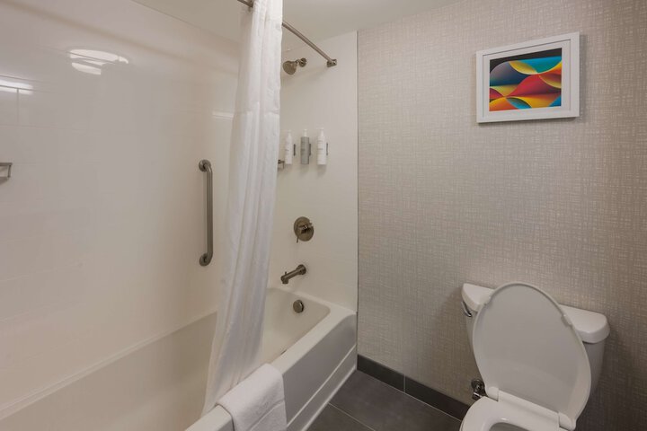 Hampton Inn & Suites Fredericksburg-at Celebrate Virginia