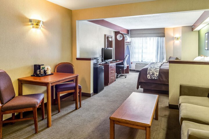 Room 17 of 61