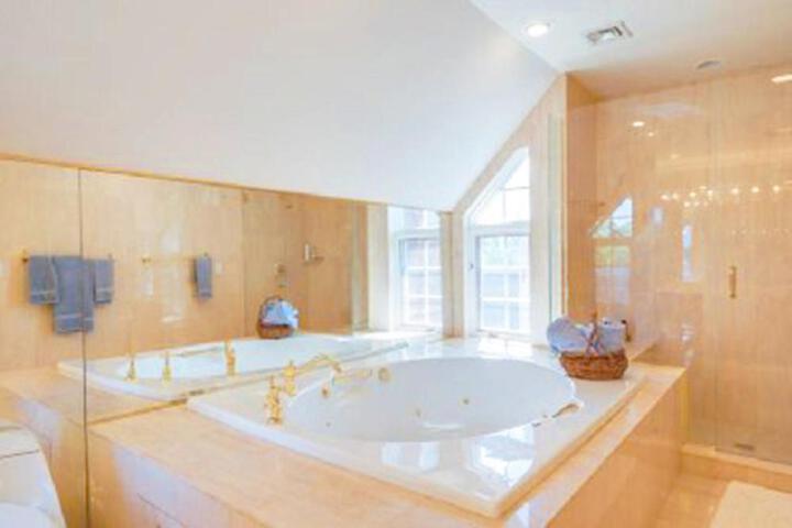 Villa Victoria - Cozy Hamptons Villa