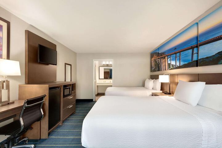 Room 10 of 26