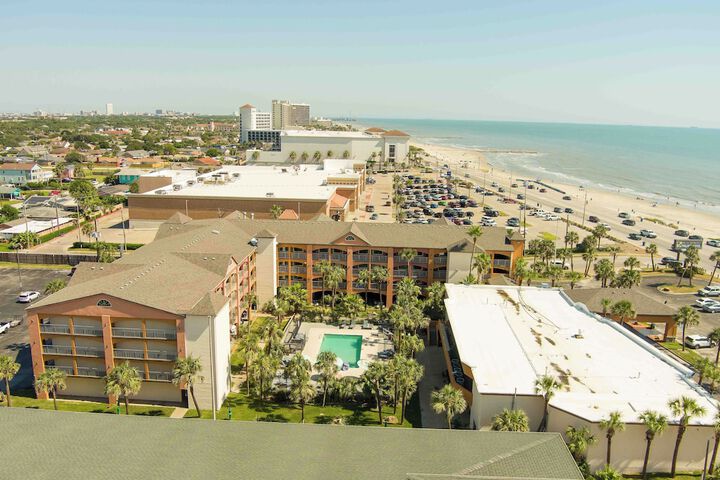 Hotel Exterior 88 of 91