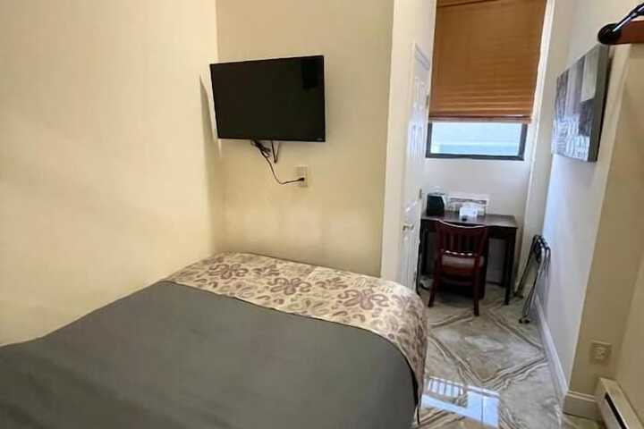 Room 9 of 22