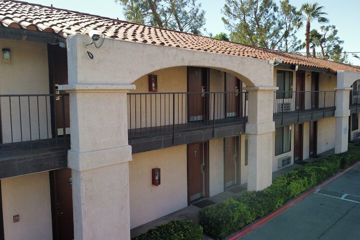 Hotel 2 of 33