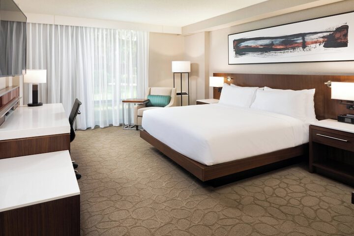 Delta Hotels by Marriott Minneapolis Northeast
