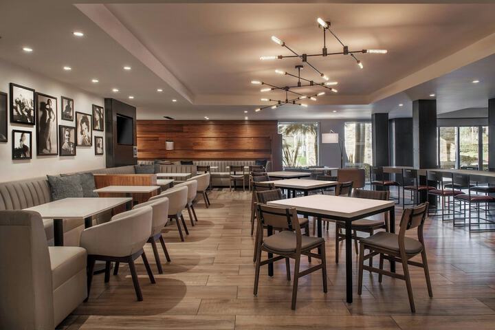 Four Points by Sheraton Los Angeles Westside