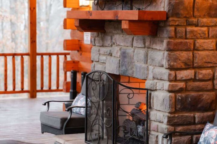 Sleeps 16! Luxury Cabin With Game Room & Hot Tub