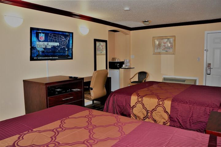 Americas Deluxe Inn