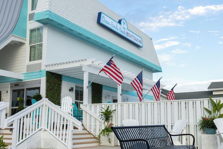 Ocean Sands Beach Boutique Inn - Stay at the Beach