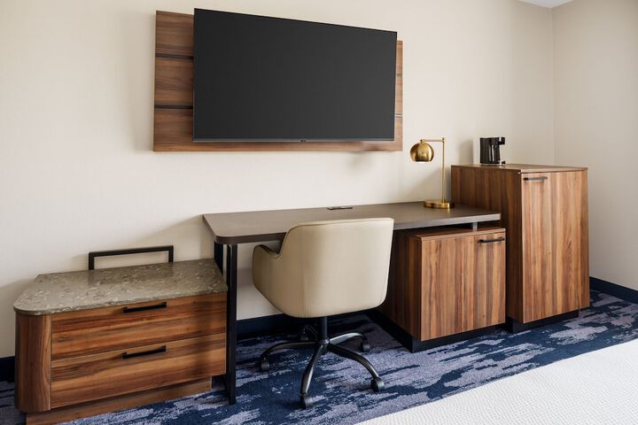 Room 18 of 37