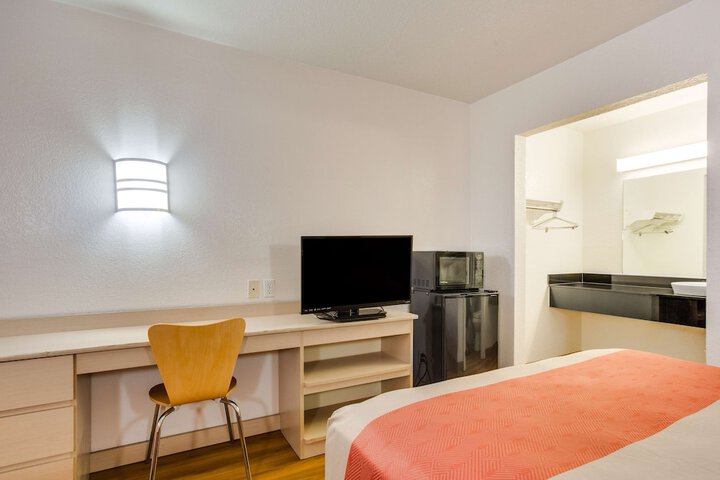 Room 43 of 43