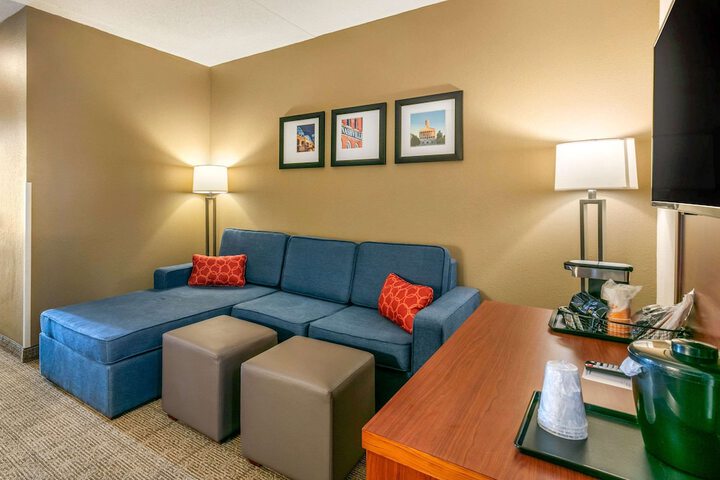Room 8 of 34