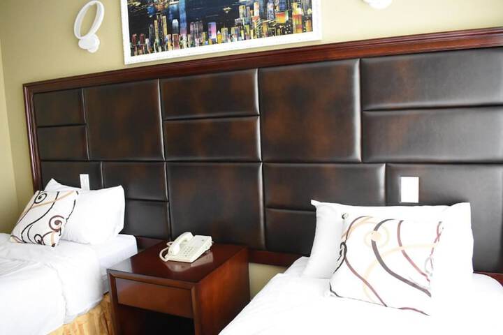 Room 15 of 34