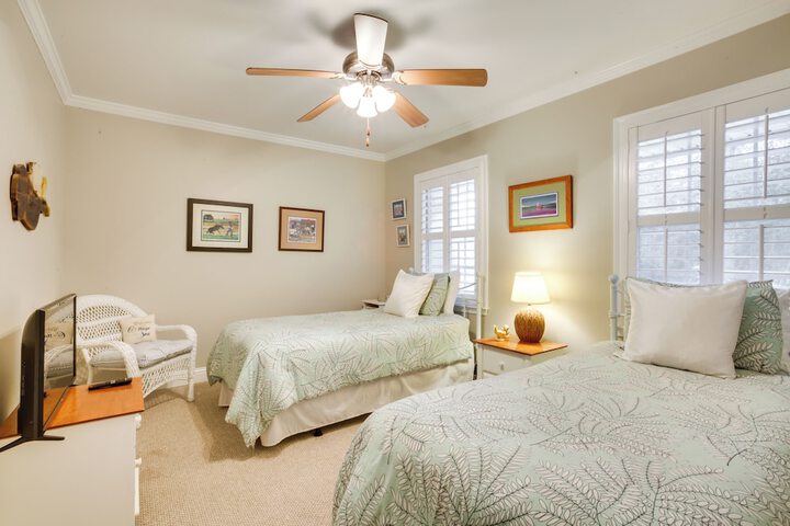 Old Town Bay St. Louis Townhome: Walk to Beach