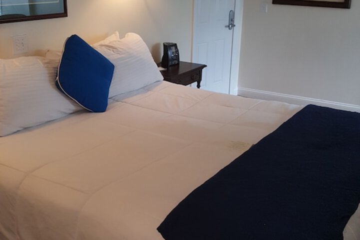 Room 73 of 392