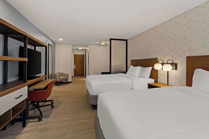 Room 17 of 35