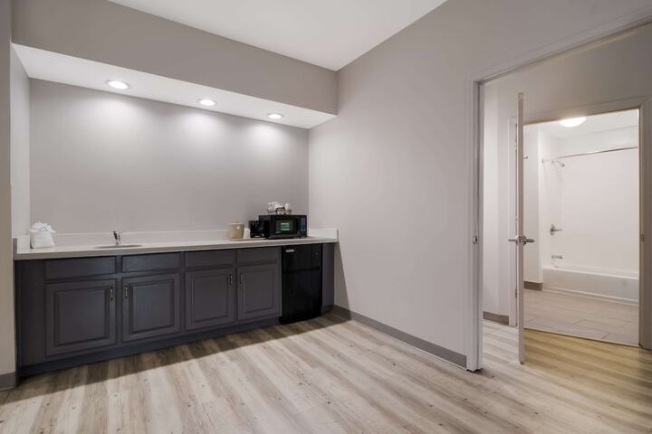Room 9 of 30