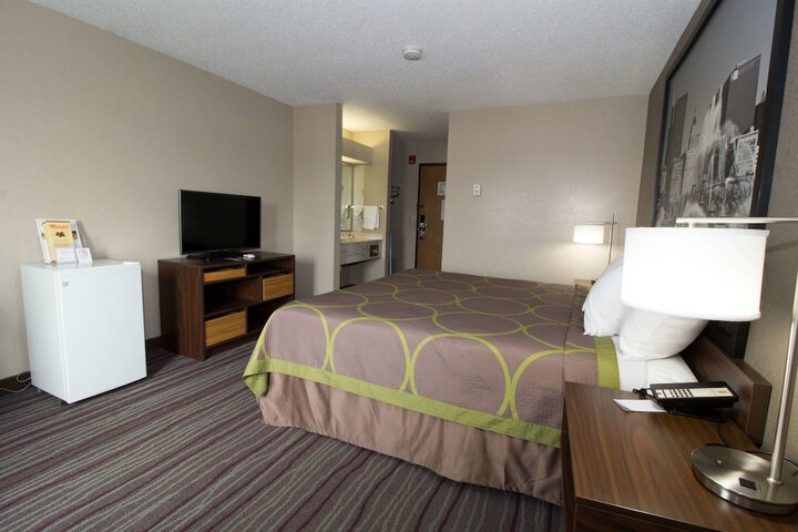 Super 8 by Wyndham Chicago OHare Airport