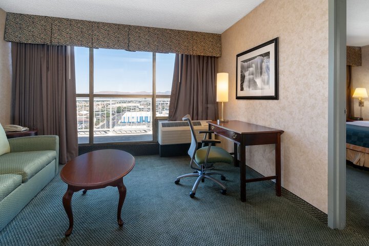Ramada by Wyndham Reno Hotel and Casino