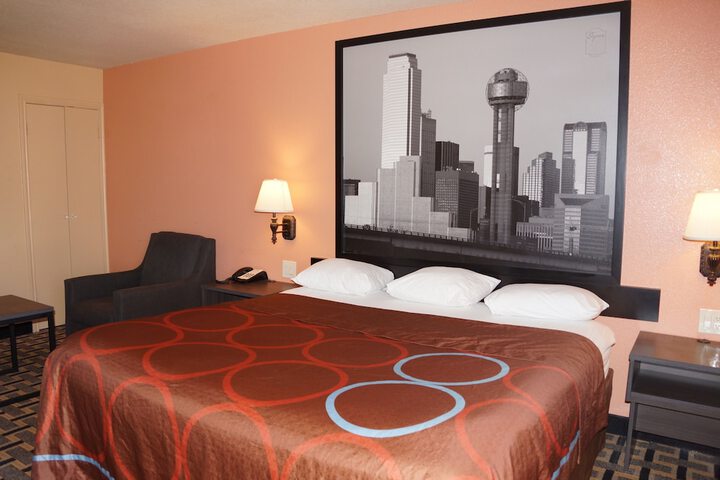Room 8 of 22