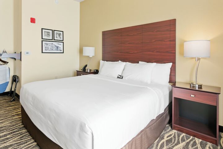 Room 47 of 99