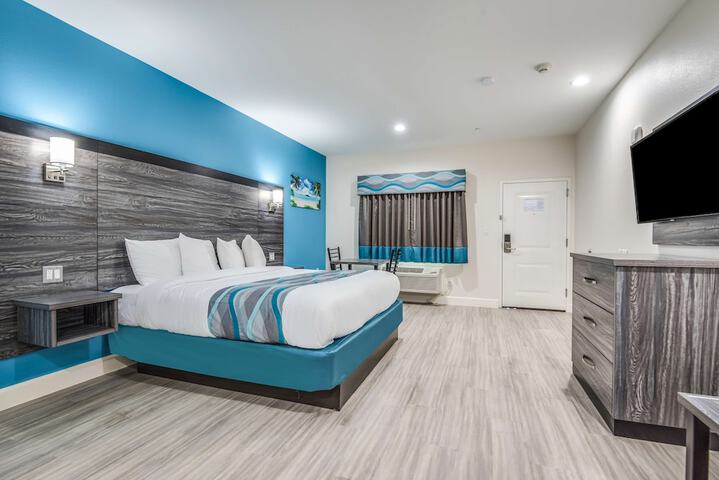 Room 17 of 24