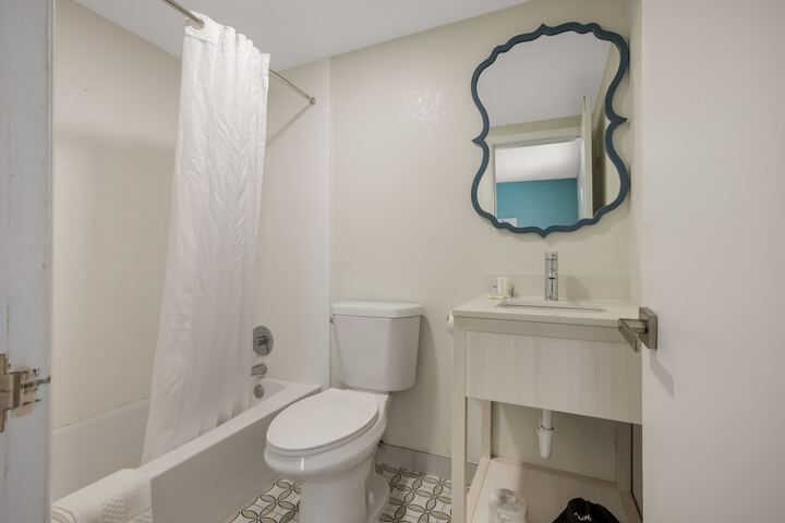 Hotel Cabana Oceanfront / Boardwalk