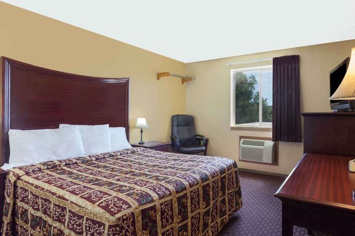 Room 15 of 19