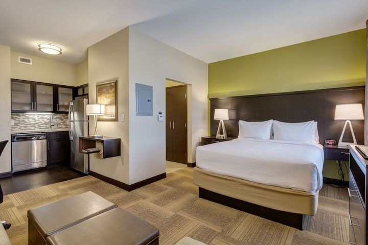 Staybridge Suites St. Louis - Westport by IHG