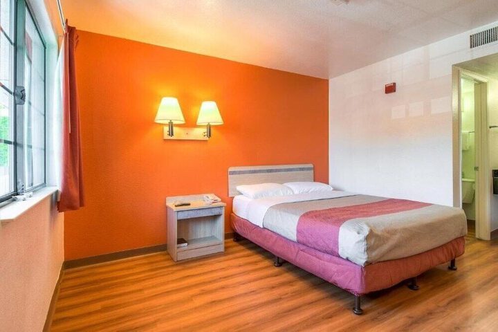 Motel 6 Pomona CA - Los Angeles