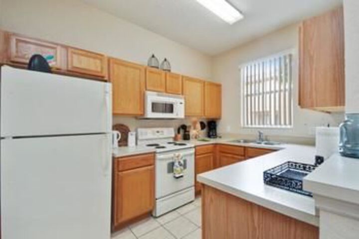 MARVELOUS 4 Bedroom Holiday home by Follow the sun vacation Rentals