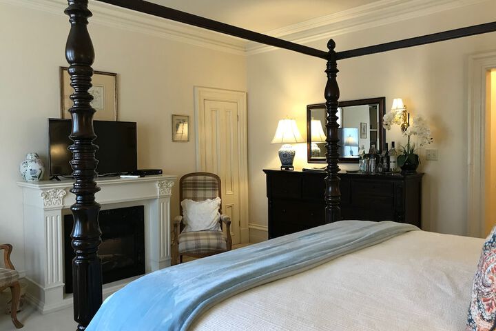 Tattingstone Inn