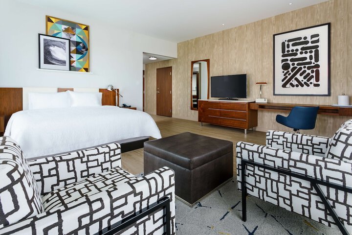 Room 25 of 48