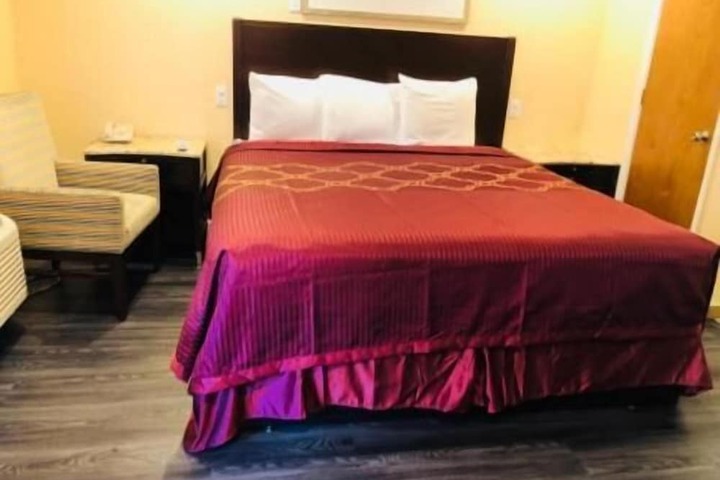 Room 15 of 19