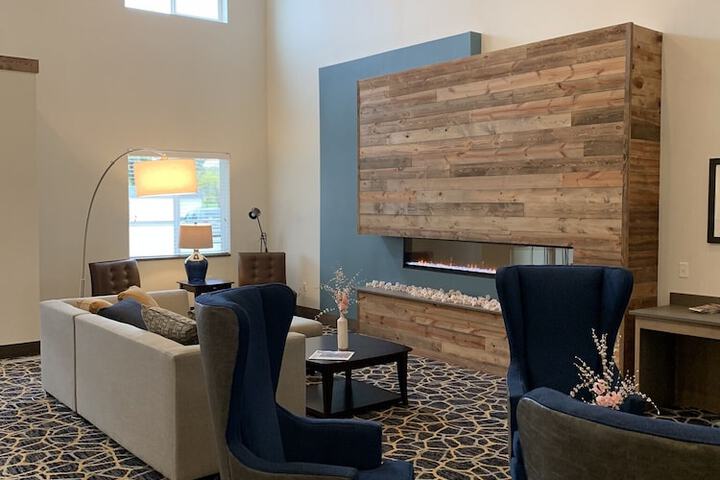 Little Crow Hotel & Conference Trademark by Wyndham