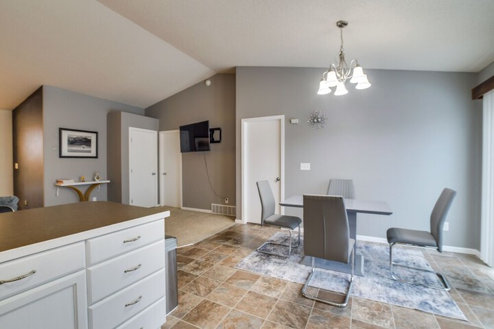 Pet-friendly North Dakota Escape w / Fenced-in Yard