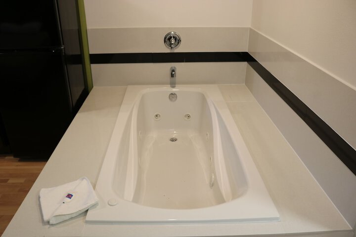 Hot Tub 38 of 38