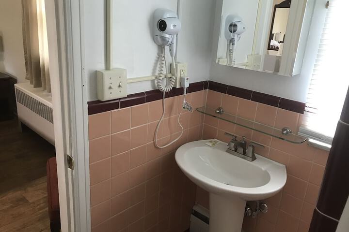 Room 53 of 98