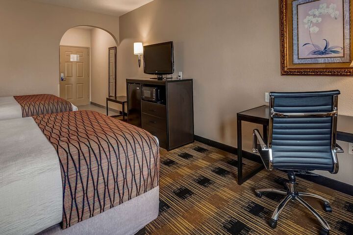 Room 9 of 29