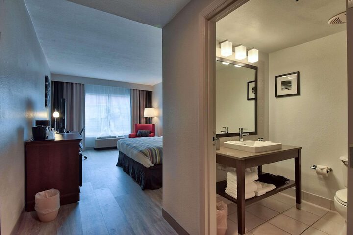 Room 16 of 34