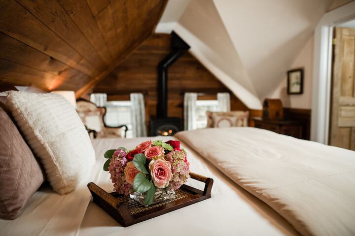 The Mast Farm Inn