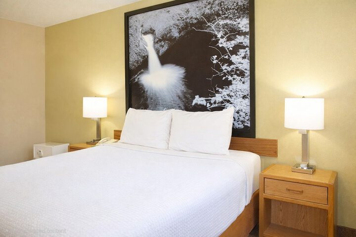 Super 8 by Wyndham Antigo