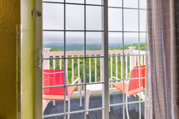 Holiday Inn Express & Suites Petoskey by IHG