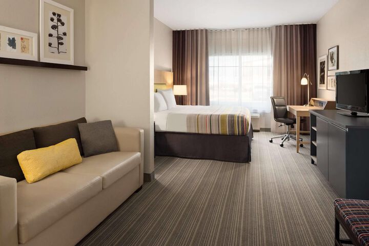 Country Inn & Suites by Radisson Middleton - Madison West